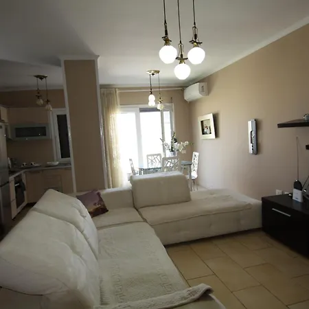 Aloha Apartment