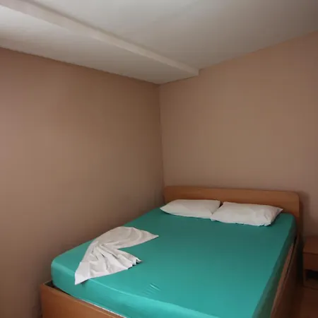Aloha Apartment