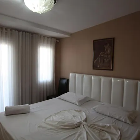Aloha Apartment *